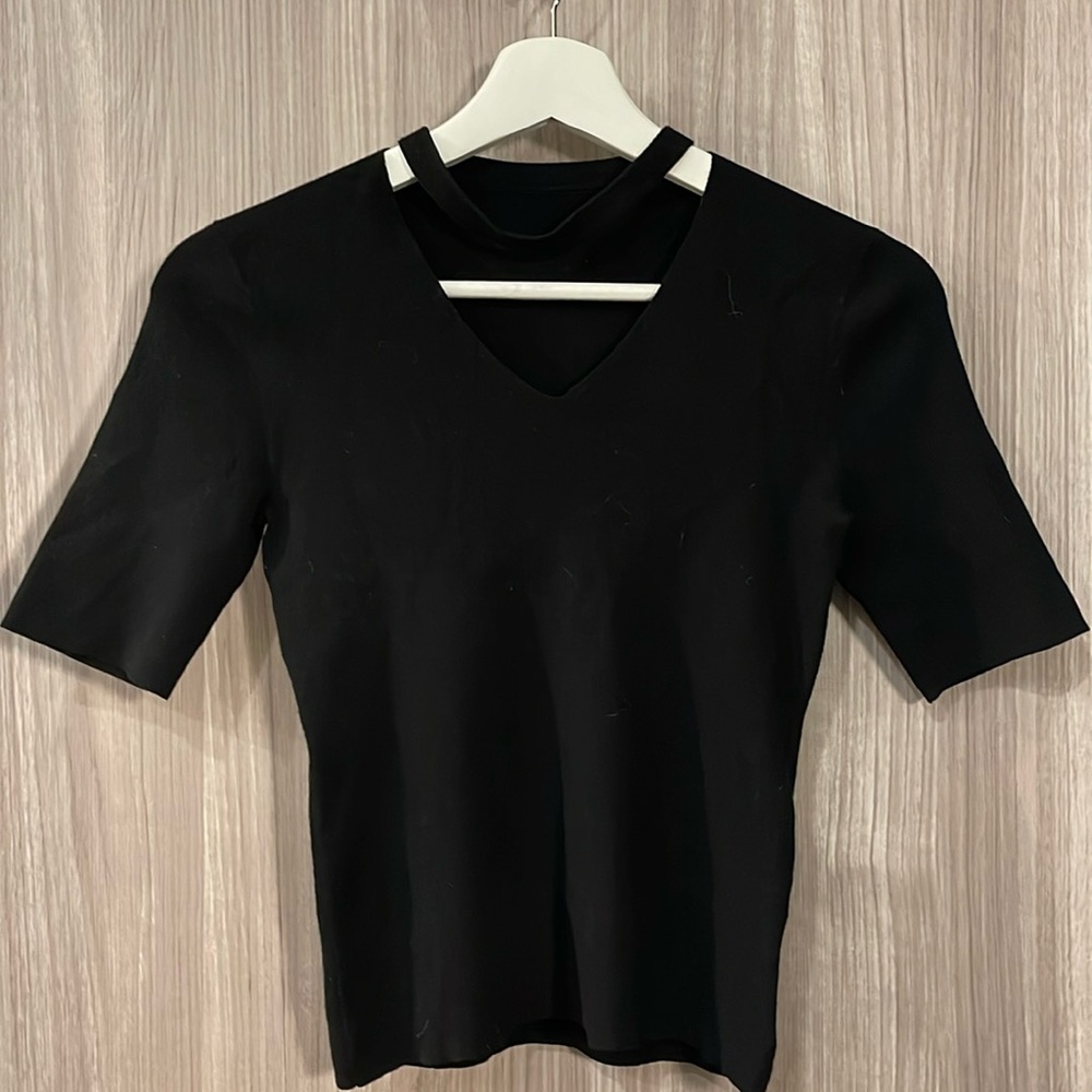 edition MO&CO black sweater with choker size XS